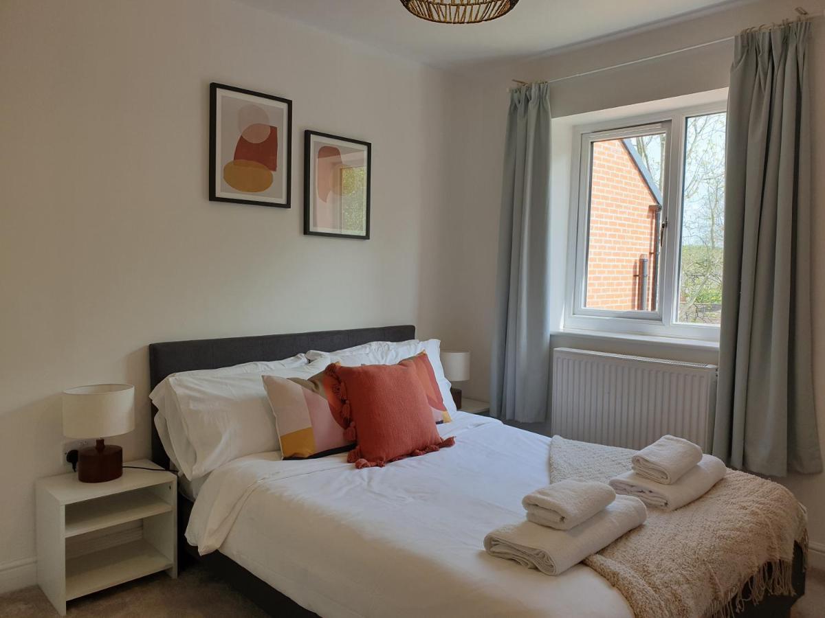 Cheerful 1 Private Room-Ensuite With Free Parking Silverdale  Exterior foto